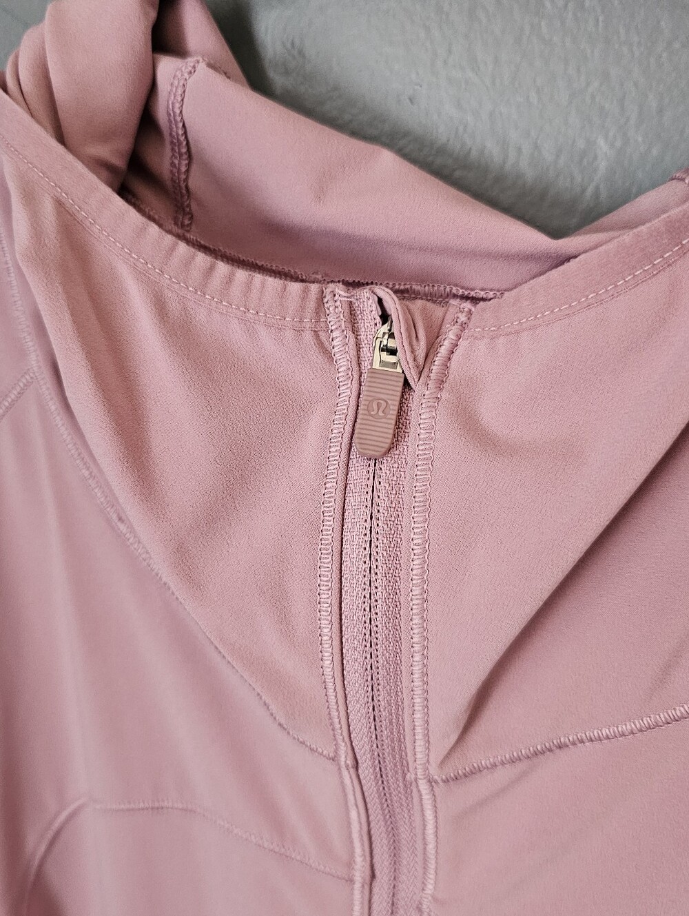 Lululemon Run Jacket - Picture 7 of 9